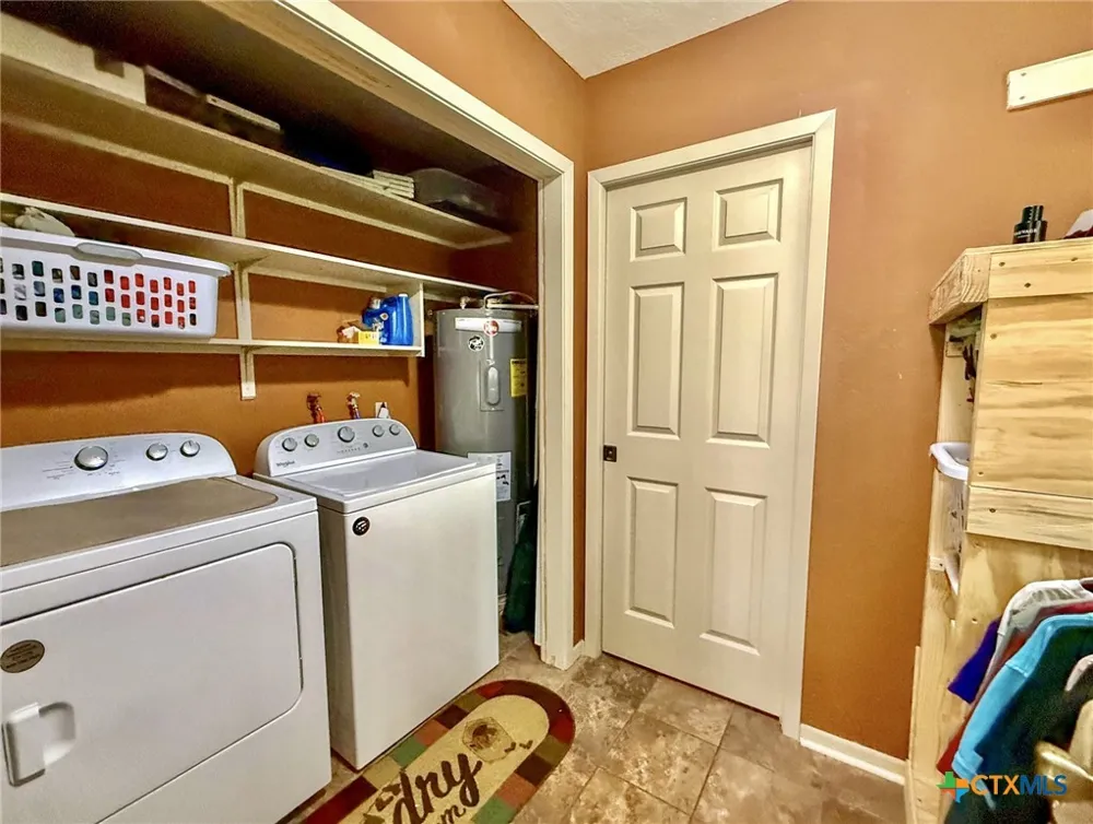 203 W Koether Street Shiner, TX 77984