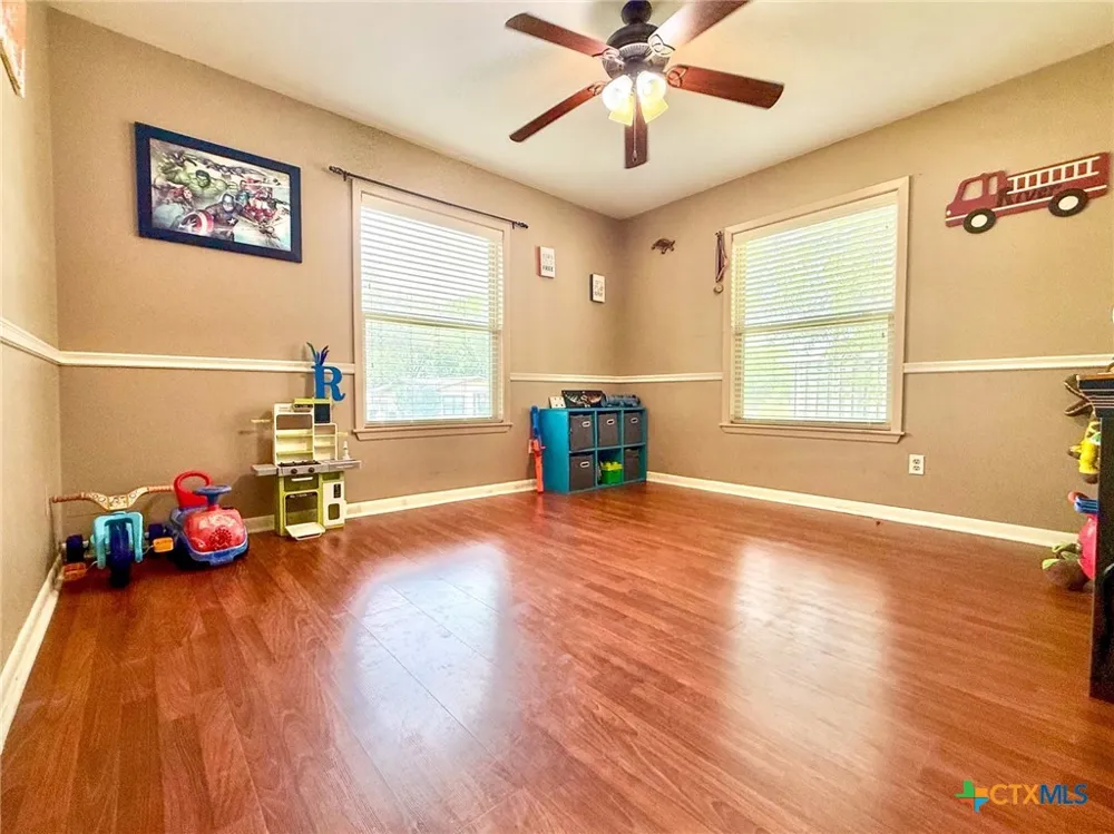203 W Koether Street Shiner, TX 77984