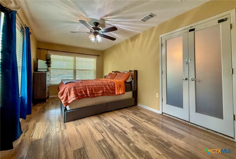 203 W Koether Street Shiner, TX 77984