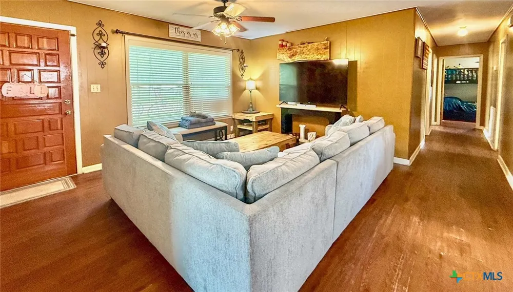 203 W Koether Street Shiner, TX 77984