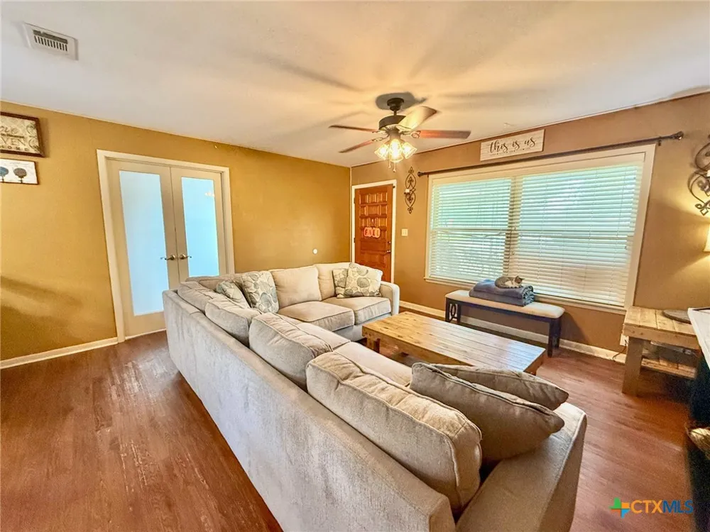 203 W Koether Street Shiner, TX 77984