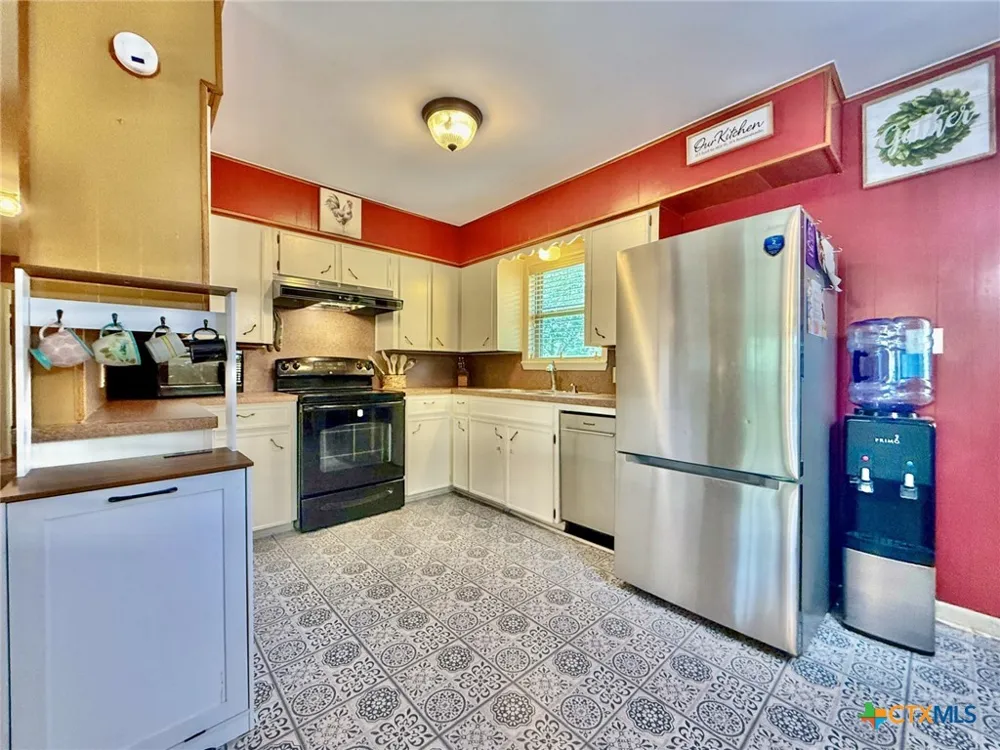 203 W Koether Street Shiner, TX 77984