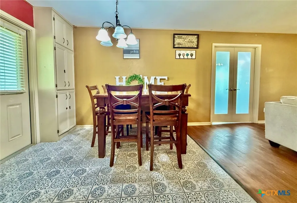 203 W Koether Street Shiner, TX 77984