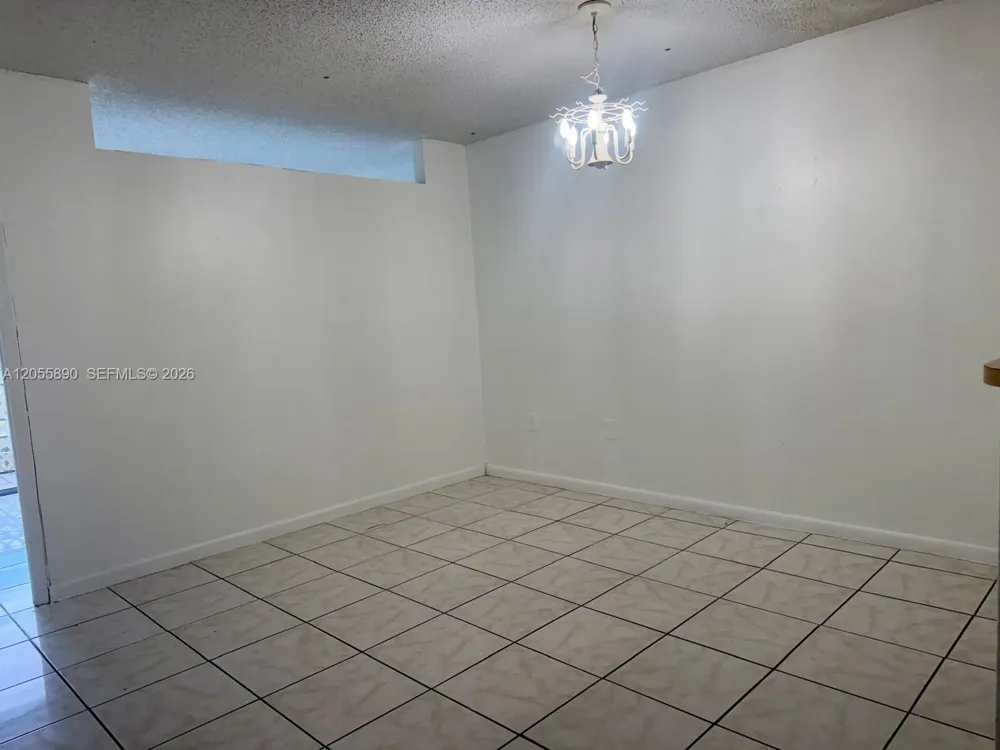 3610 NW 21st St #311 Lauderdale Lakes, FL 33311