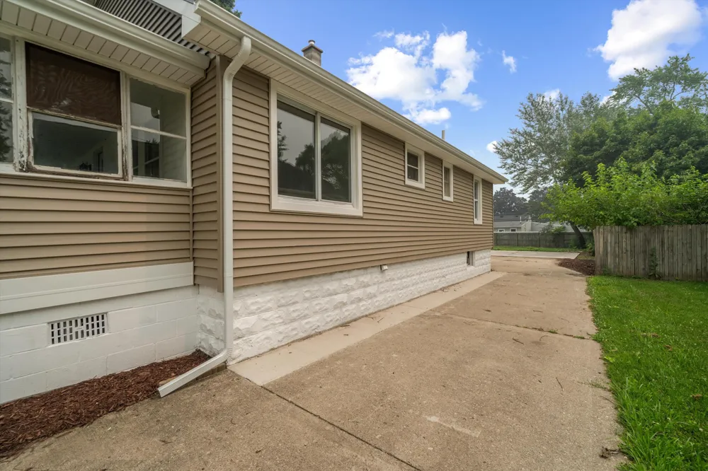 761 Westwood Drive Monroe, MI 48161