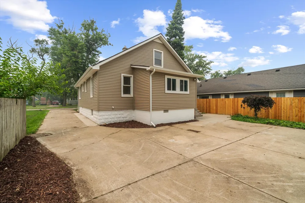 761 Westwood Drive Monroe, MI 48161