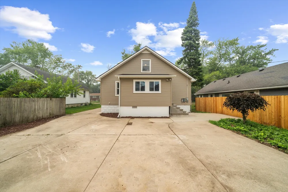 761 Westwood Drive Monroe, MI 48161