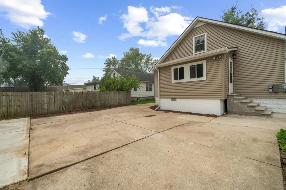 761 Westwood Drive Monroe, MI 48161