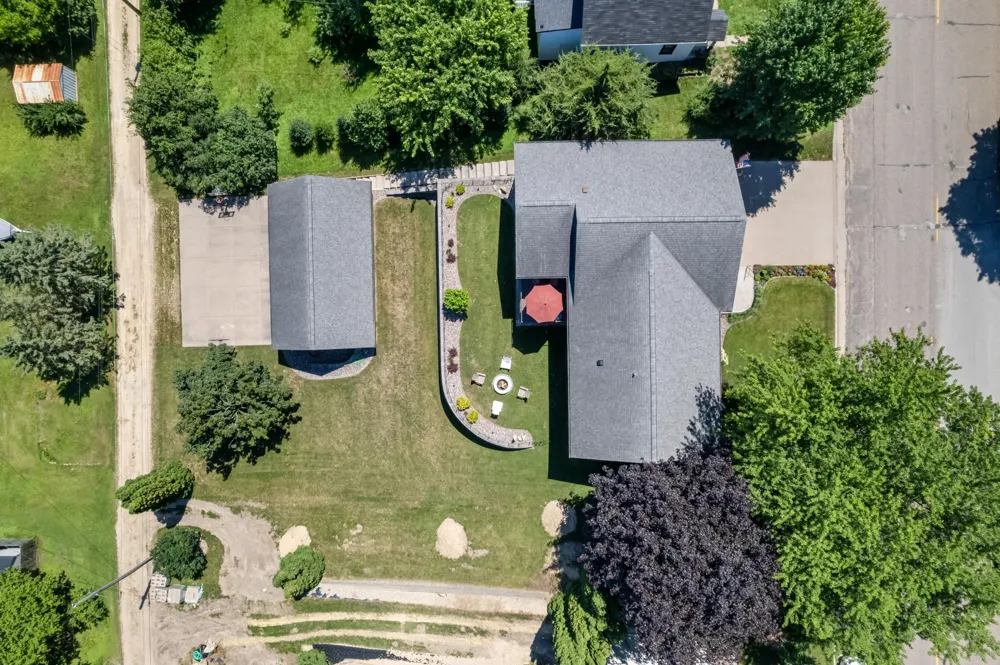 329 2nd Street E Wabasha, MN 55981