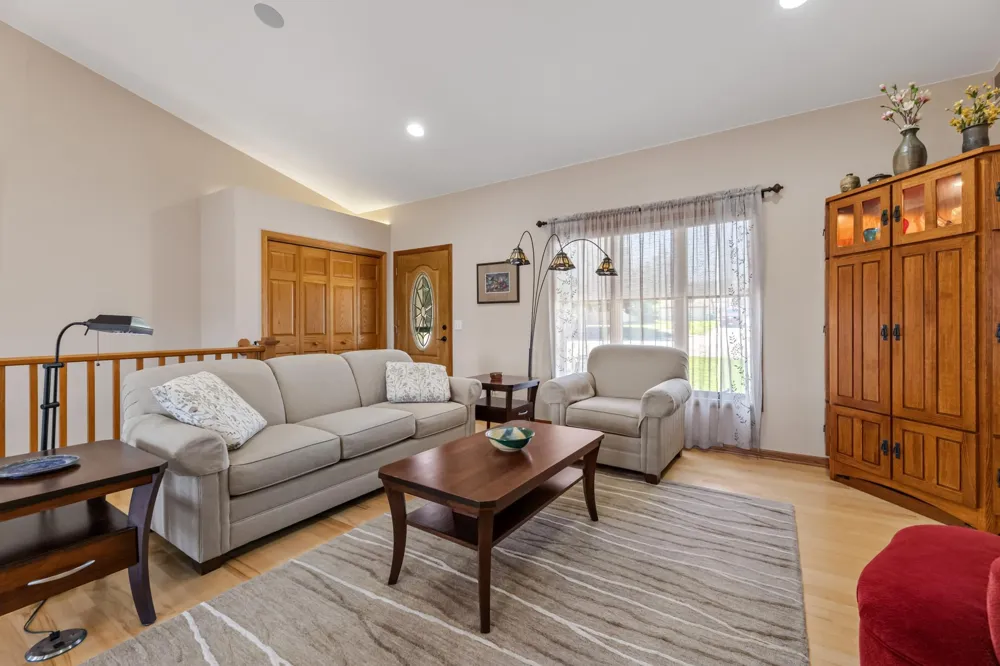 329 2nd Street E Wabasha, MN 55981