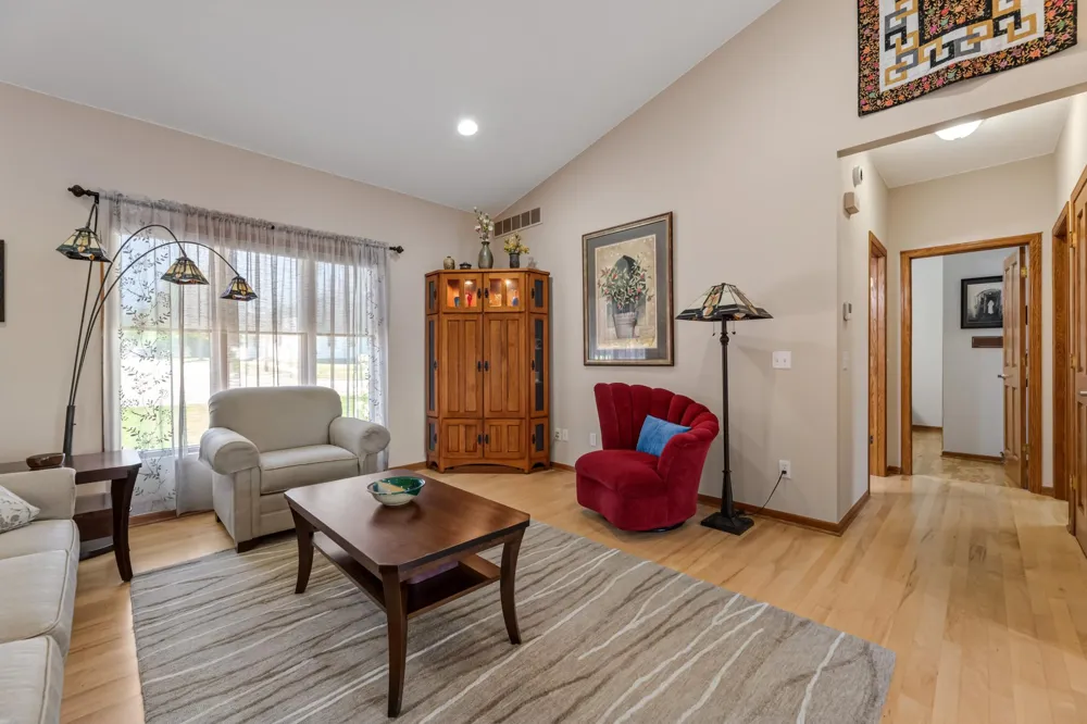 329 2nd Street E Wabasha, MN 55981