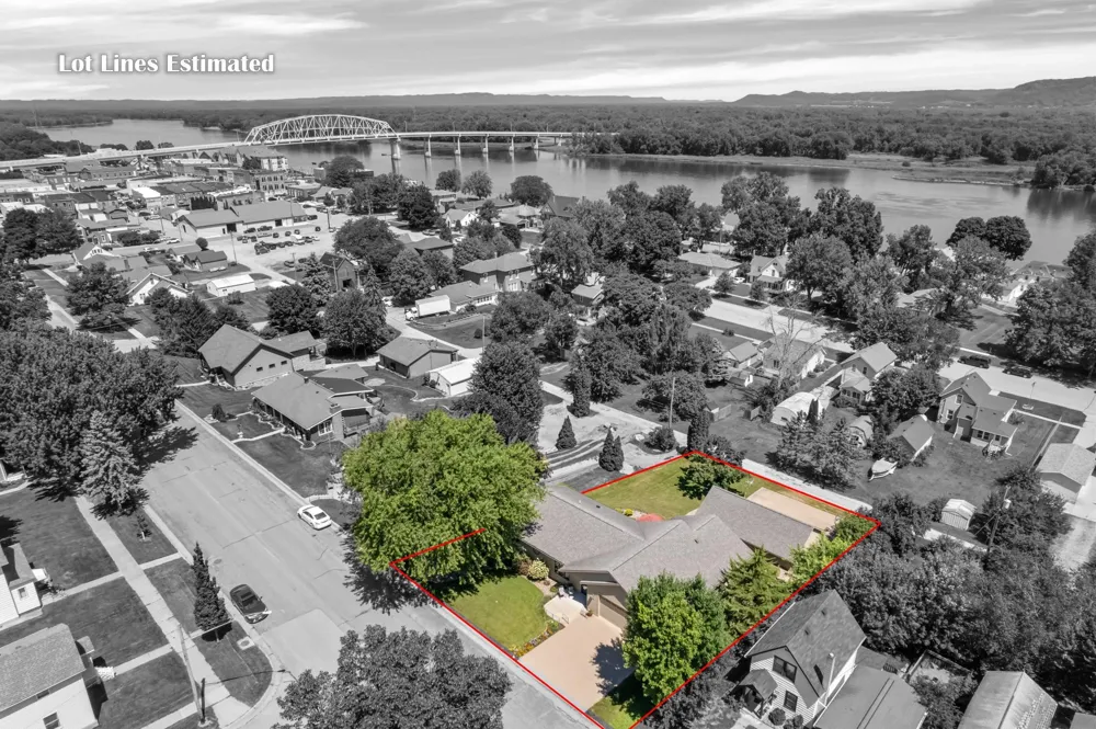 329 2nd Street E Wabasha, MN 55981