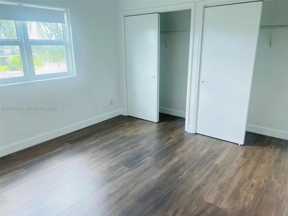 14951 Royal Oaks Ln #409 North Miami, FL 33181