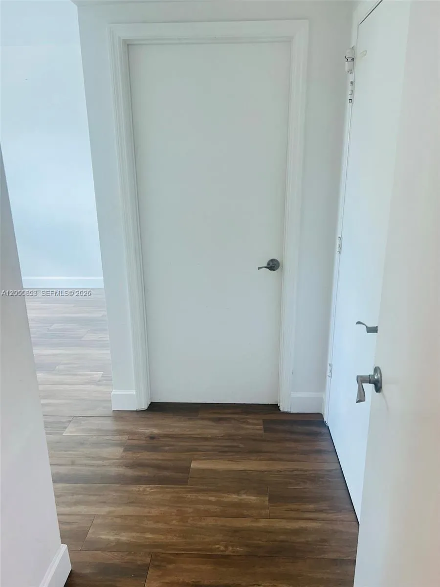 14951 Royal Oaks Ln #409 North Miami, FL 33181