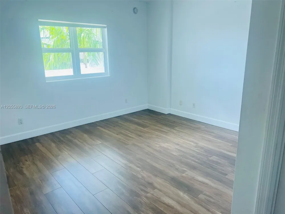 14951 Royal Oaks Ln #409 North Miami, FL 33181