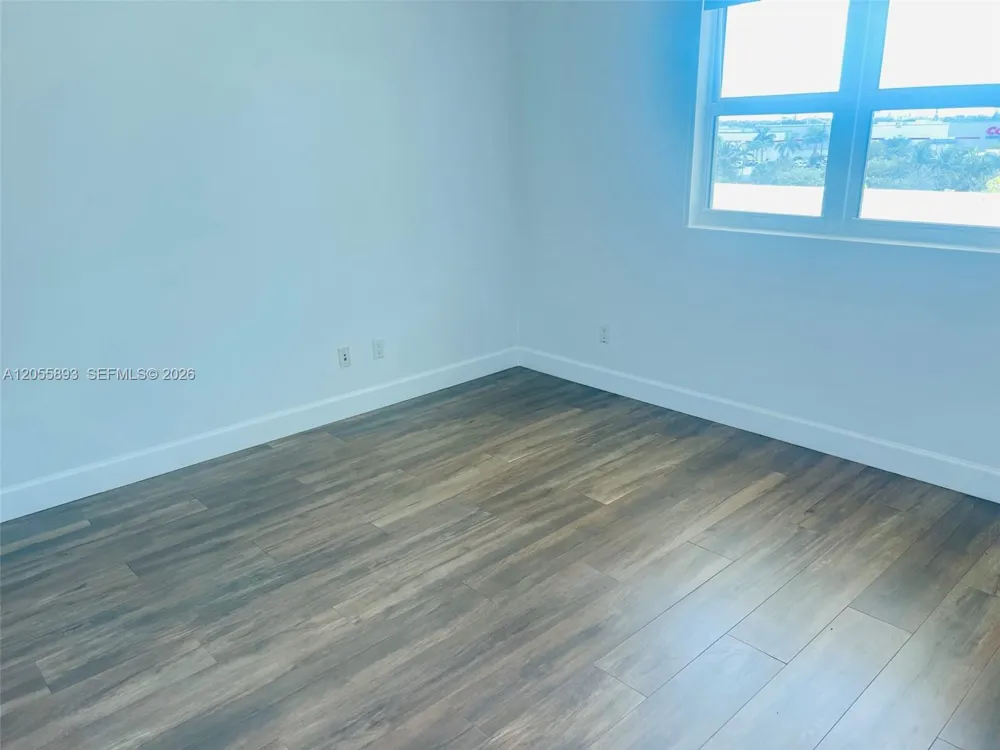 14951 Royal Oaks Ln #409 North Miami, FL 33181