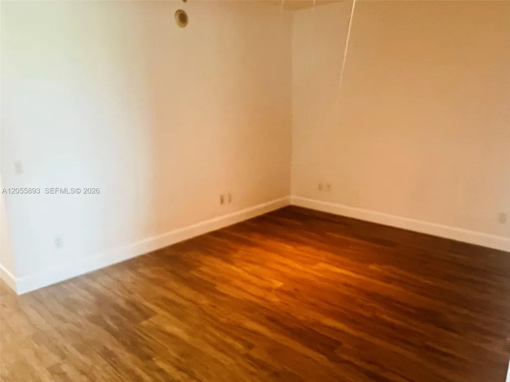 14951 Royal Oaks Ln #409 North Miami, FL 33181