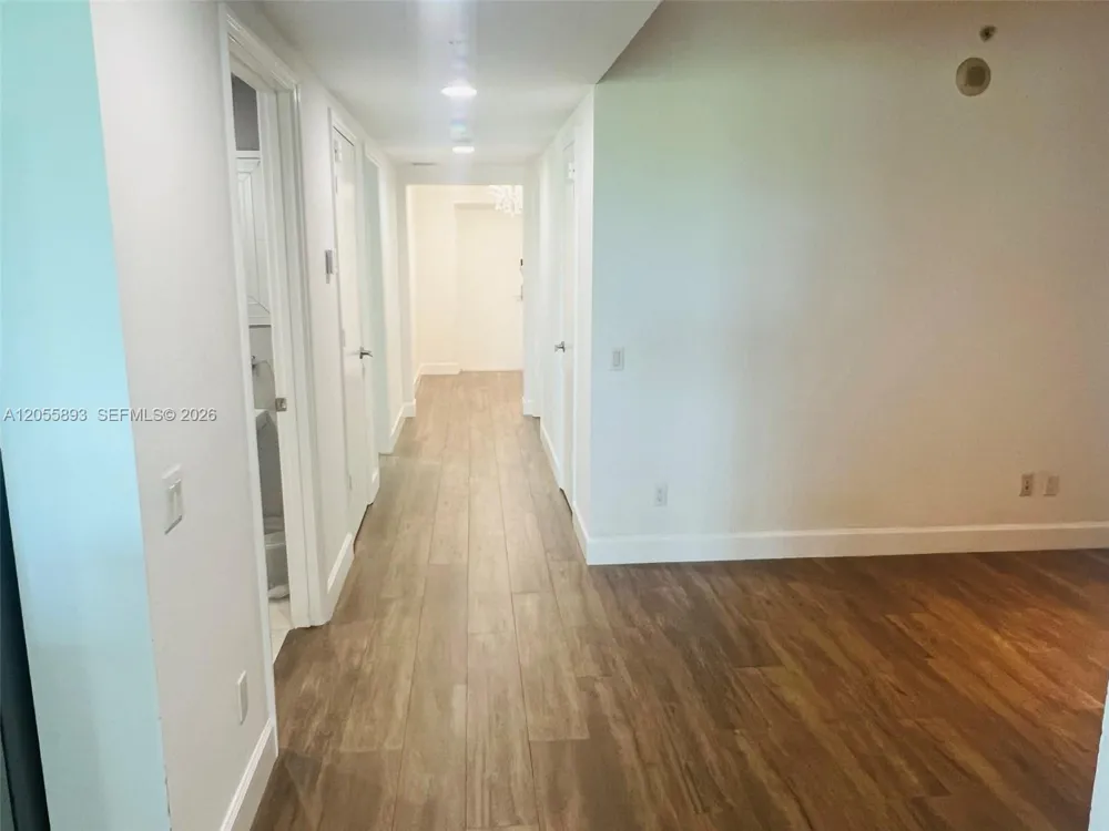 14951 Royal Oaks Ln #409 North Miami, FL 33181