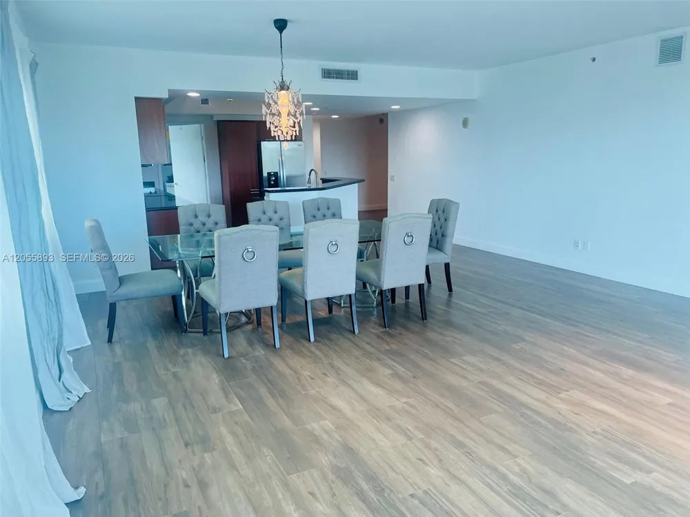 14951 Royal Oaks Ln #409 North Miami, FL 33181