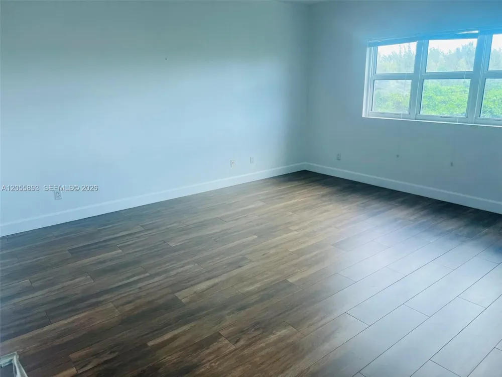 14951 Royal Oaks Ln #409 North Miami, FL 33181
