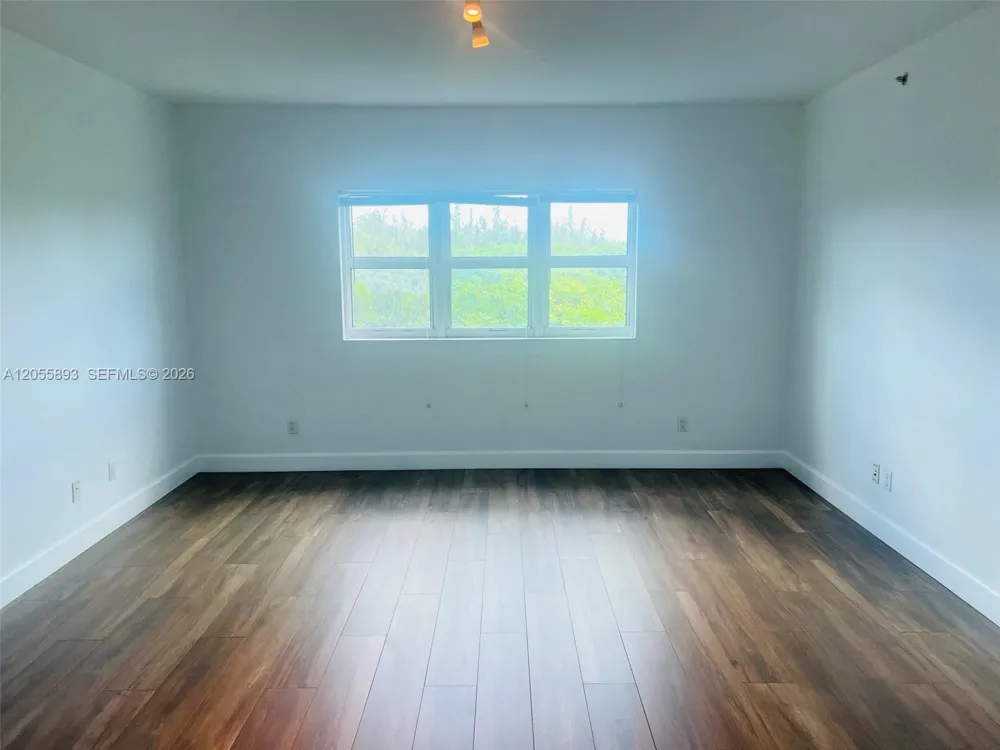 14951 Royal Oaks Ln #409 North Miami, FL 33181