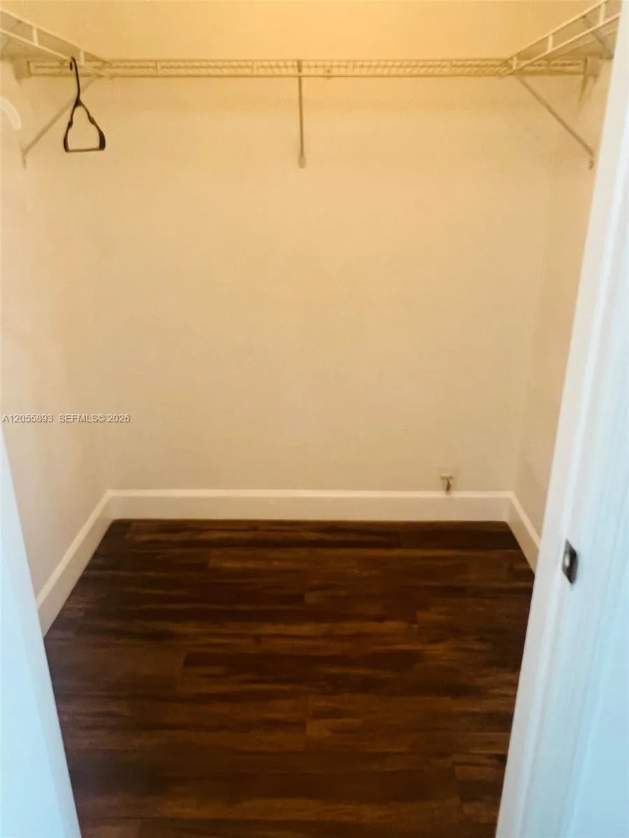 14951 Royal Oaks Ln #409 North Miami, FL 33181