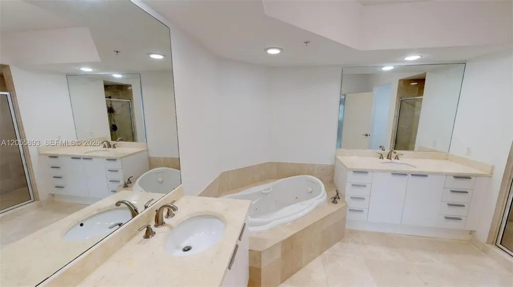 14951 Royal Oaks Ln #409 North Miami, FL 33181