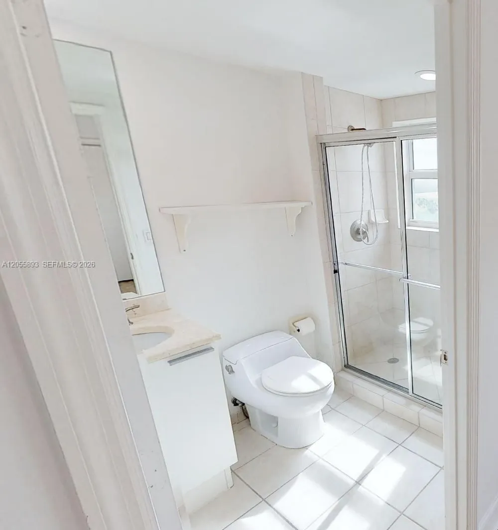 14951 Royal Oaks Ln #409 North Miami, FL 33181