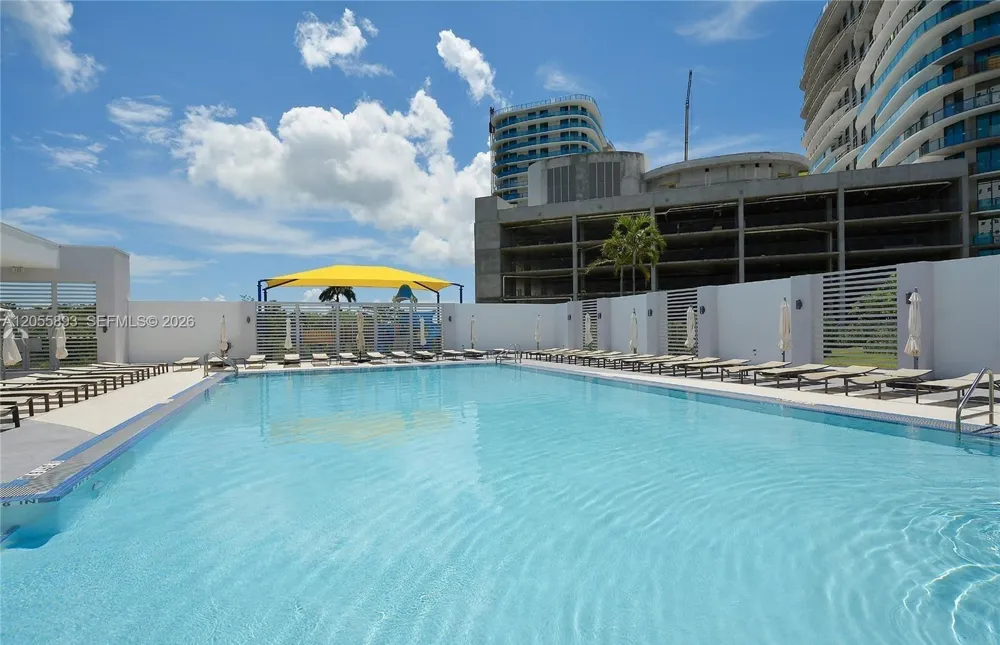 14951 Royal Oaks Ln #409 North Miami, FL 33181