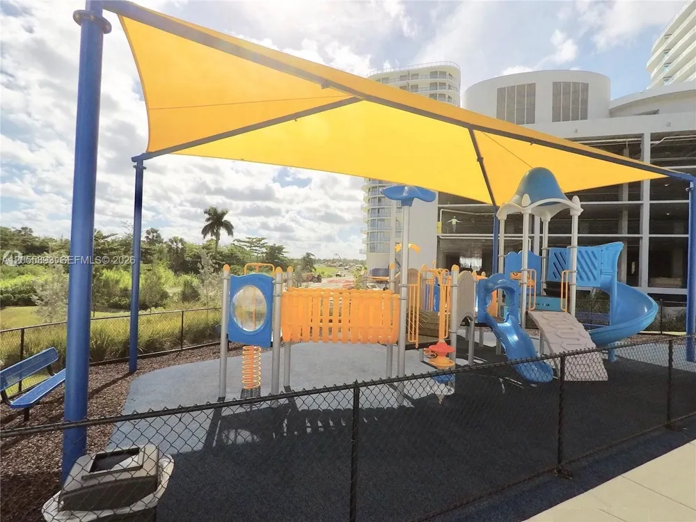 14951 Royal Oaks Ln #409 North Miami, FL 33181