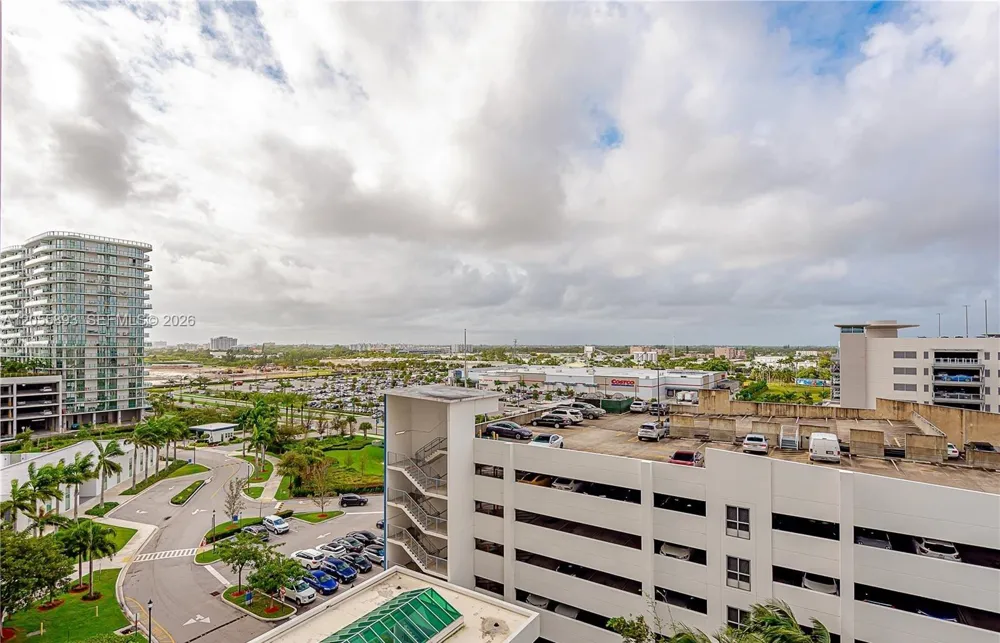14951 Royal Oaks Ln #409 North Miami, FL 33181
