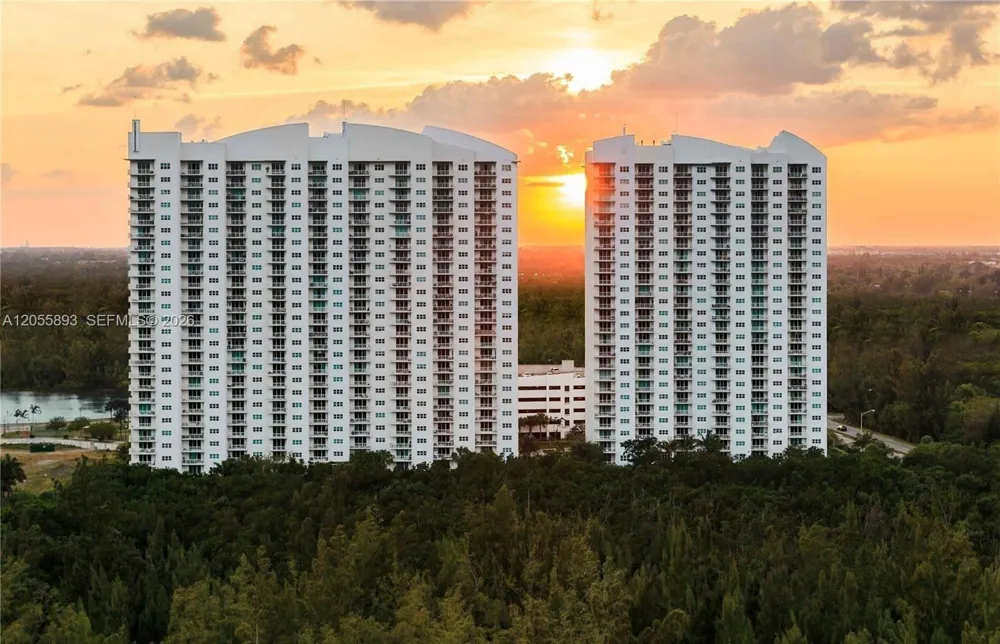 14951 Royal Oaks Ln #409 North Miami, FL 33181