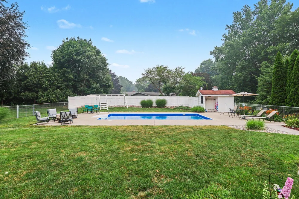 59 Ridgemoor Road Coldwater City, MI 49036