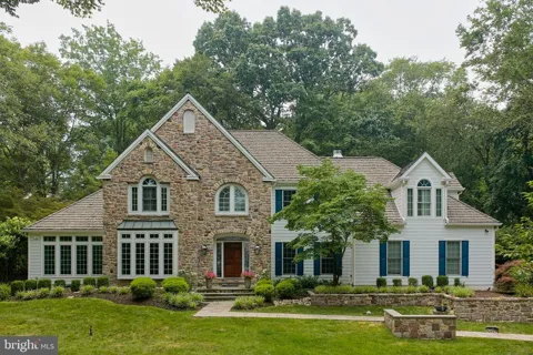 36 TIMBER KNOLL DRIVE