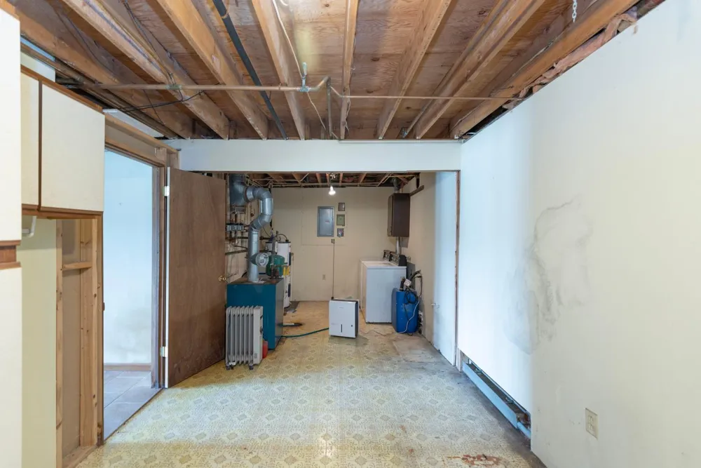 65491 North Drive Cassopolis, MI 49031