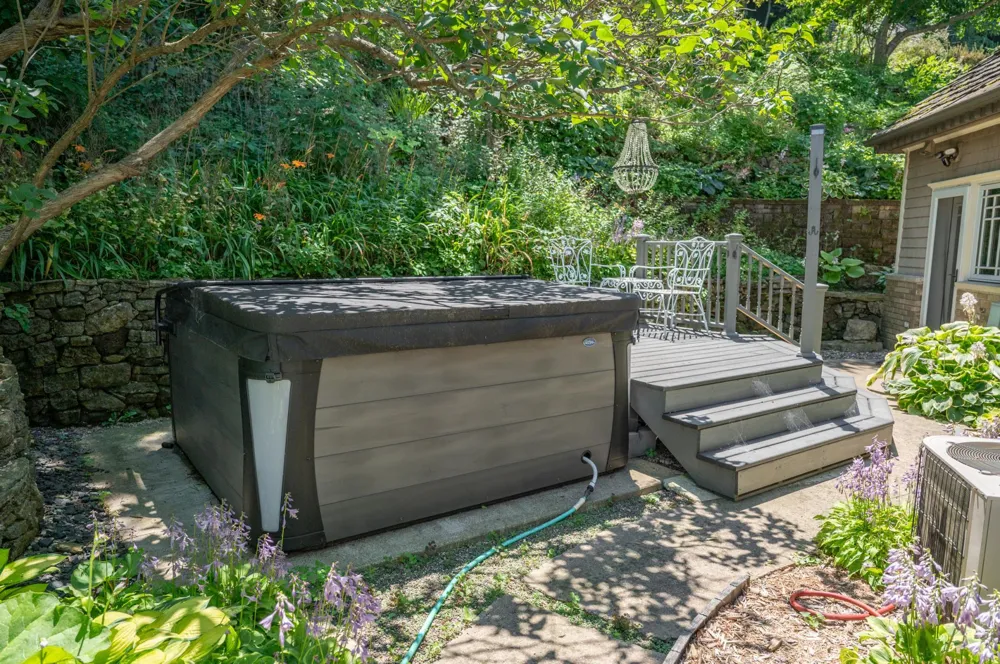 53 W Lake Boulevard Winona, MN 55987