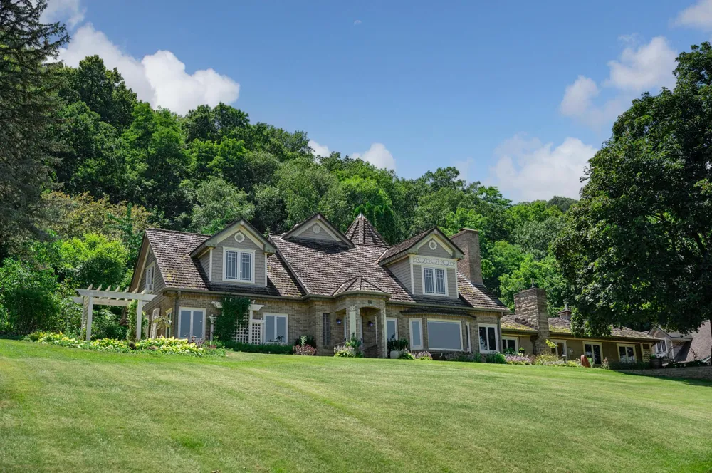 53 W Lake Boulevard Winona, MN 55987