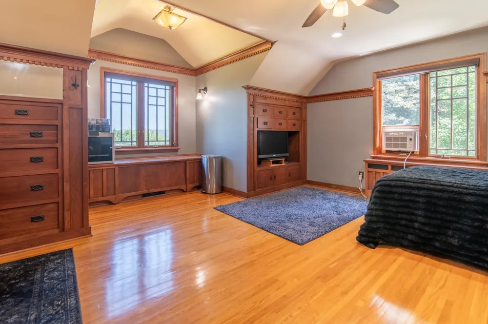53 W Lake Boulevard Winona, MN 55987