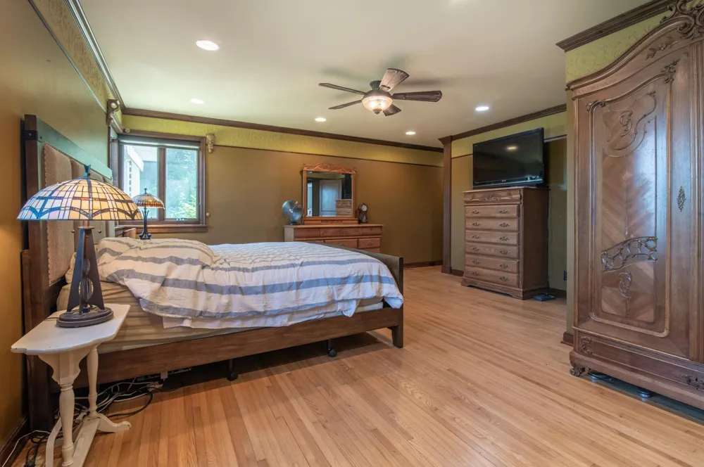 53 W Lake Boulevard Winona, MN 55987