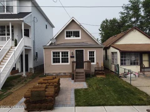 9 Woodland Avenue