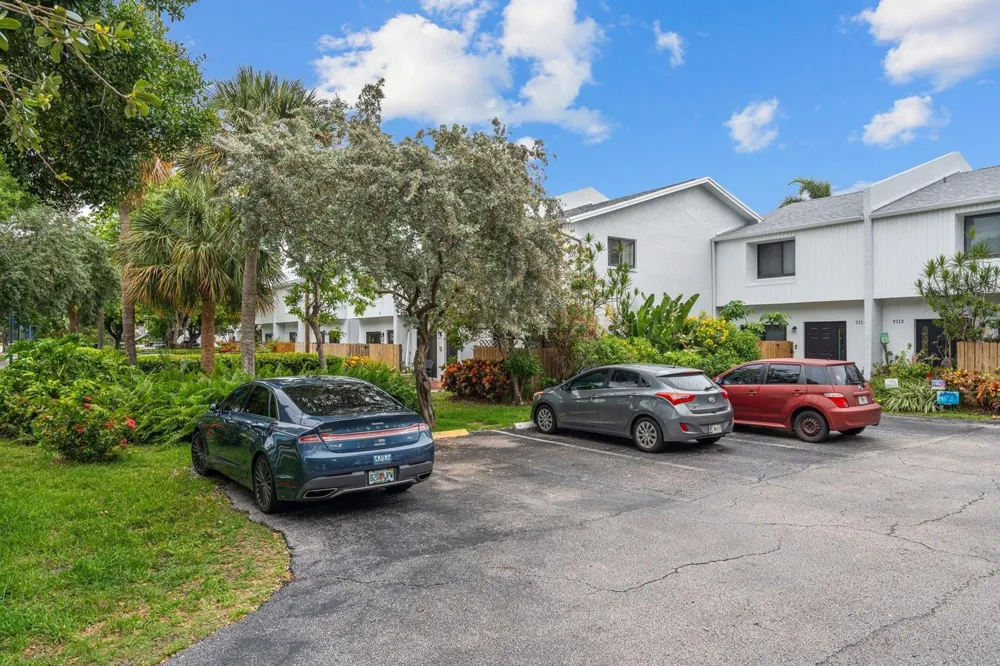 2116 NE 44TH STREET Lighthouse Point, FL 33064