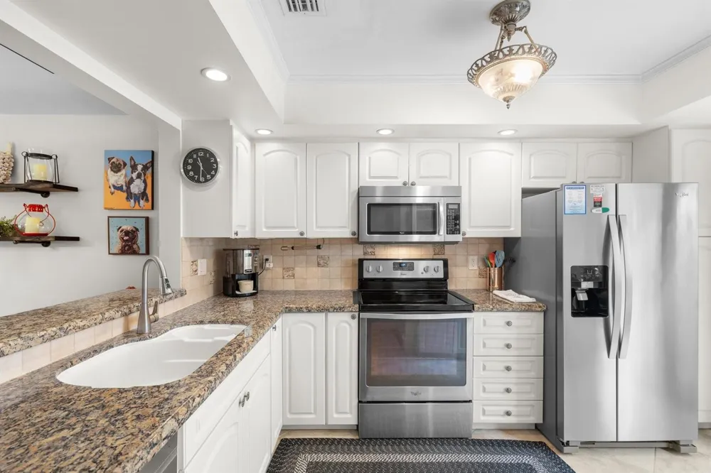 2116 NE 44TH STREET Lighthouse Point, FL 33064