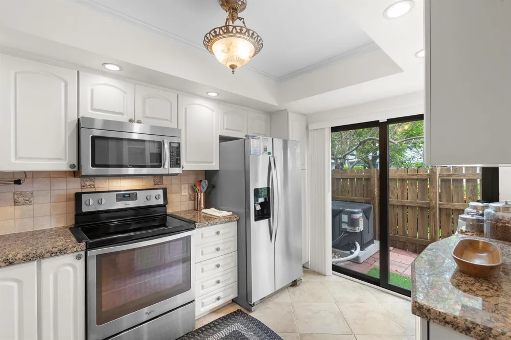 2116 NE 44TH STREET Lighthouse Point, FL 33064