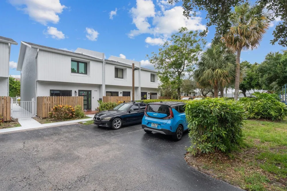 2116 NE 44TH STREET Lighthouse Point, FL 33064