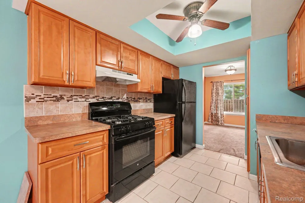 37491 Charter Oaks Boulevard Clinton Charter Township, MI 48036