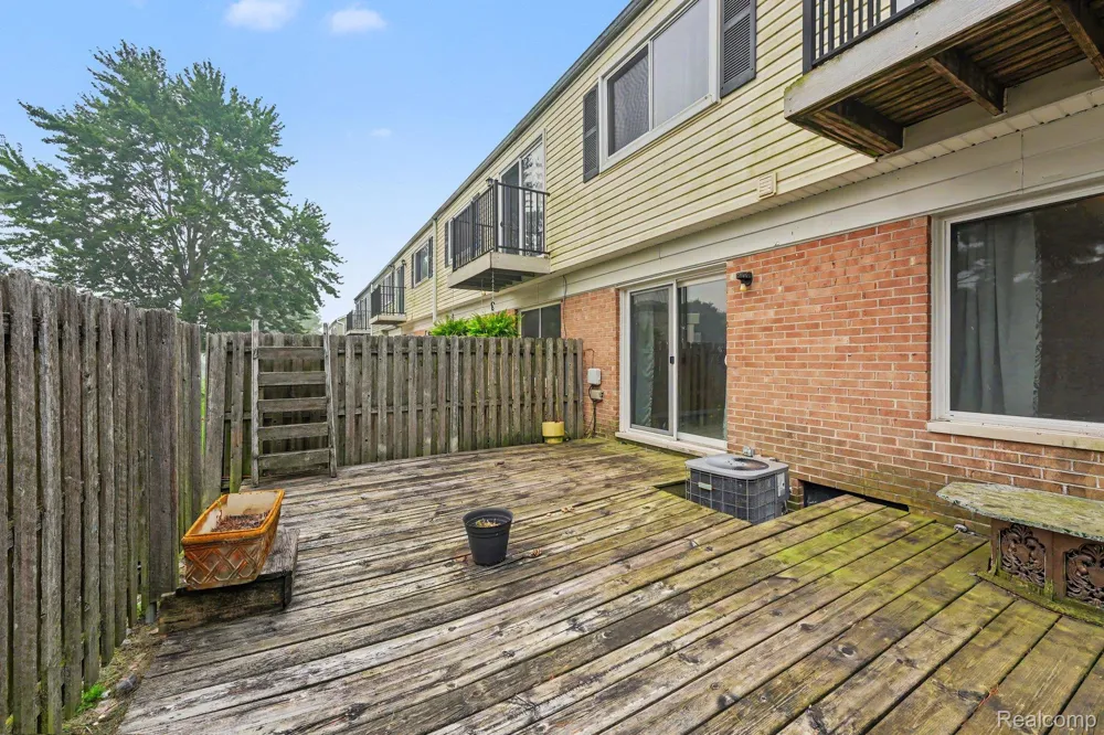 37491 Charter Oaks Boulevard Clinton Charter Township, MI 48036