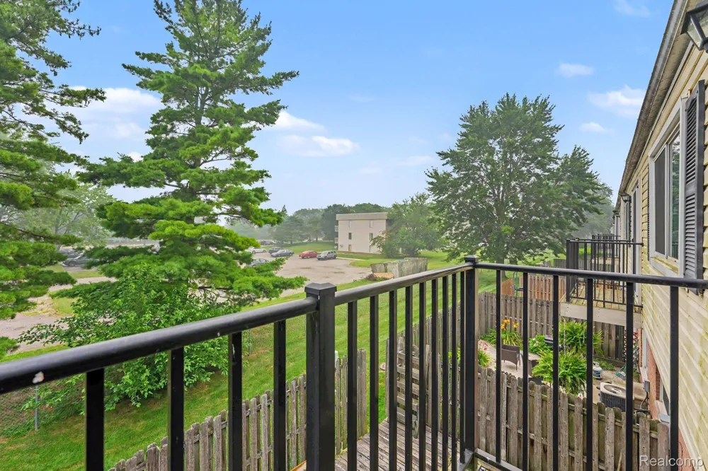 37491 Charter Oaks Boulevard Clinton Charter Township, MI 48036