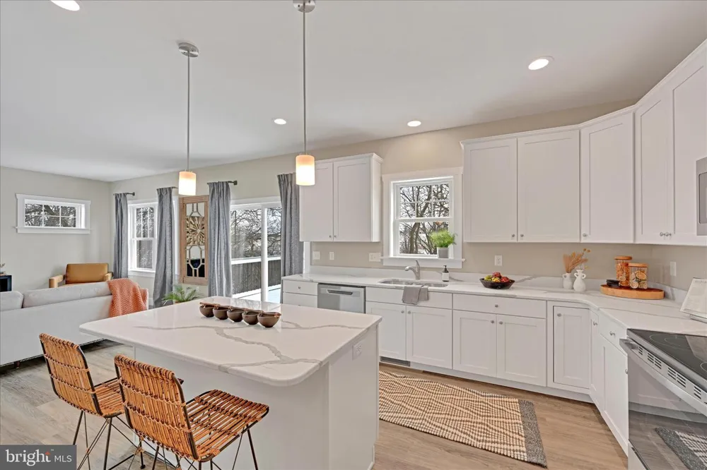 256 PILGRIM DRIVE Lancaster, PA 17603