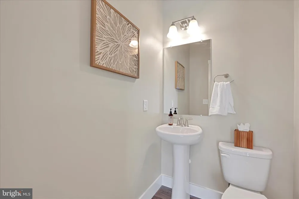 256 PILGRIM DRIVE Lancaster, PA 17603