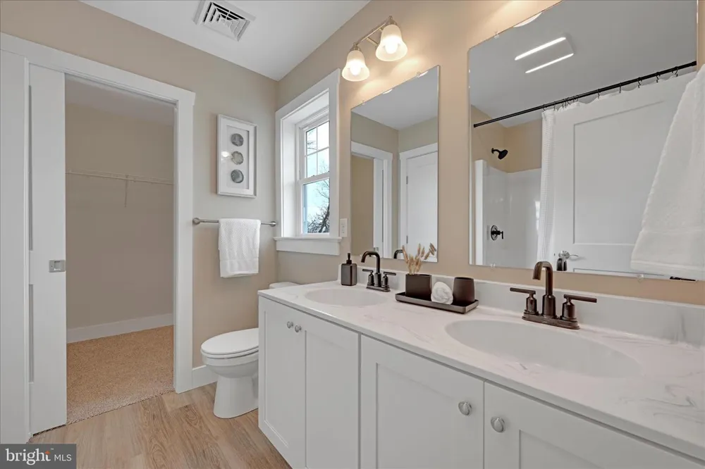 256 PILGRIM DRIVE Lancaster, PA 17603